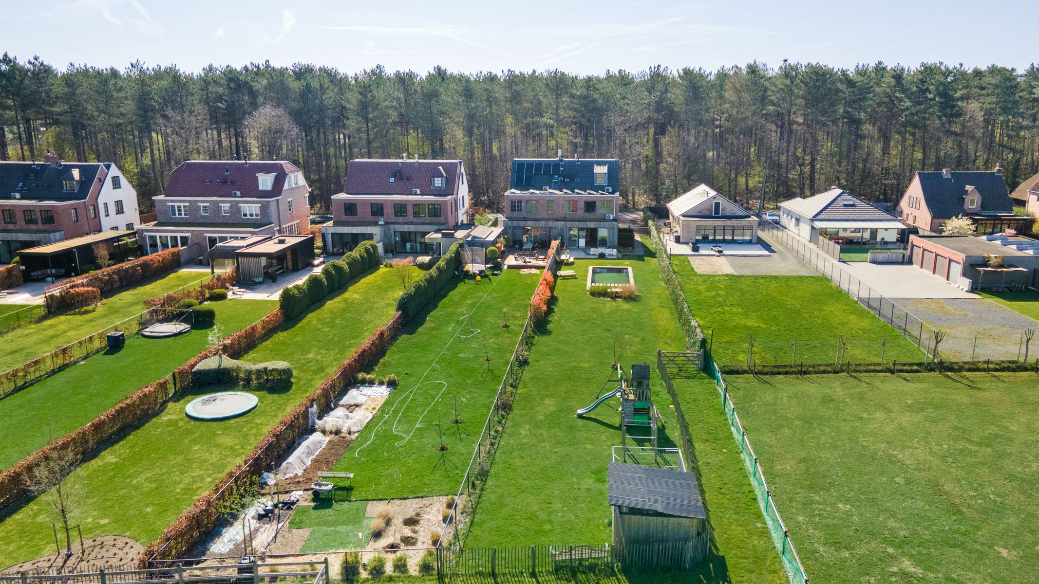 Recente energiezuinige koppelvilla op ca. 1000 m² foto 29