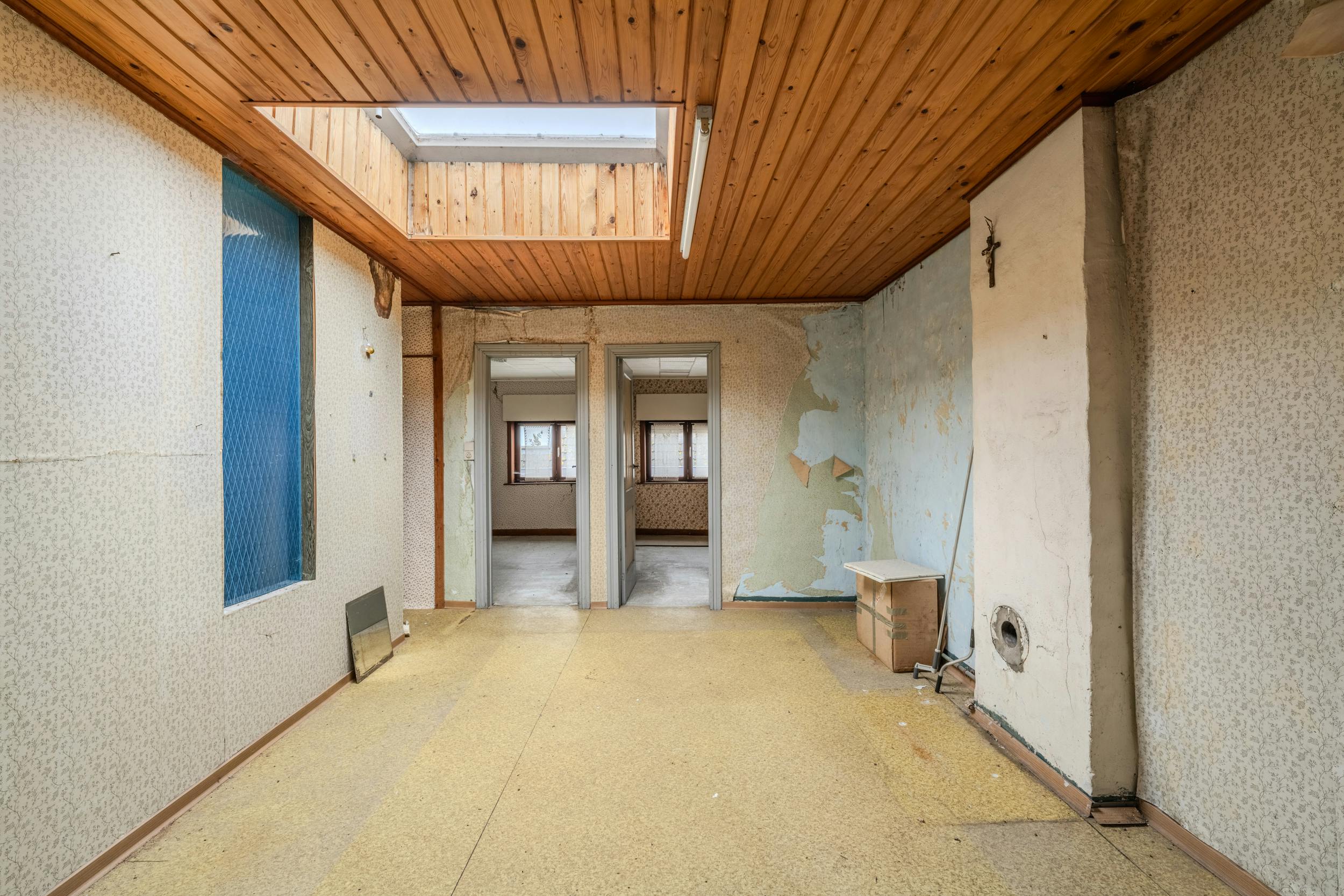 Te renoveren woning met 5 slaapkamers, tuin en garagebox te Middelkerke! foto 22