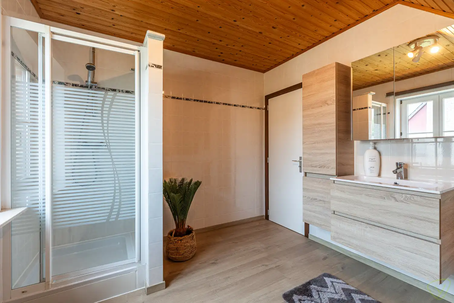 Zeer goed onderhouden alleenstaande woning gelegen in een residentiële wijk te Watervliet foto 19
