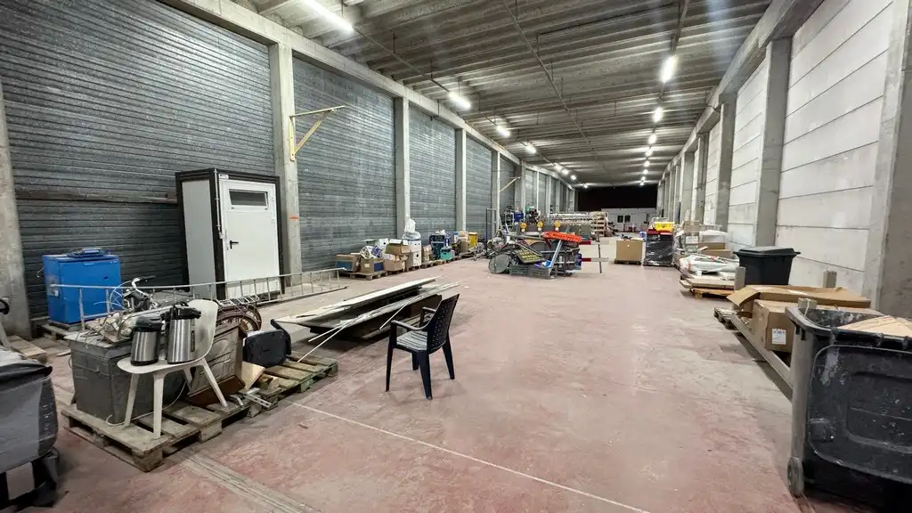 Loods met kantoor te huur nabij A12 in Wilrijk foto 4