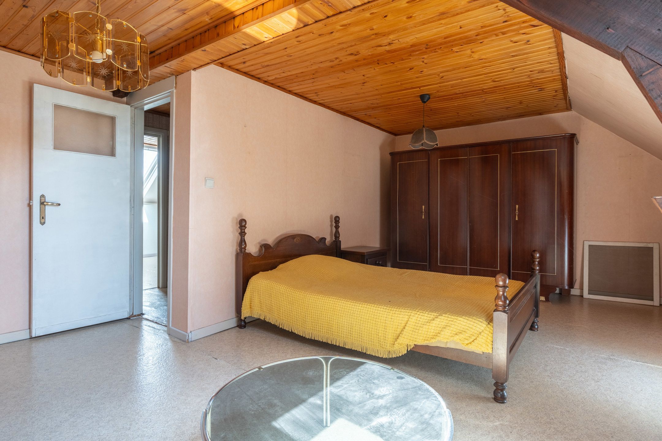 Te renoveren woning met toffe tuin en garage in het centrum foto 26
