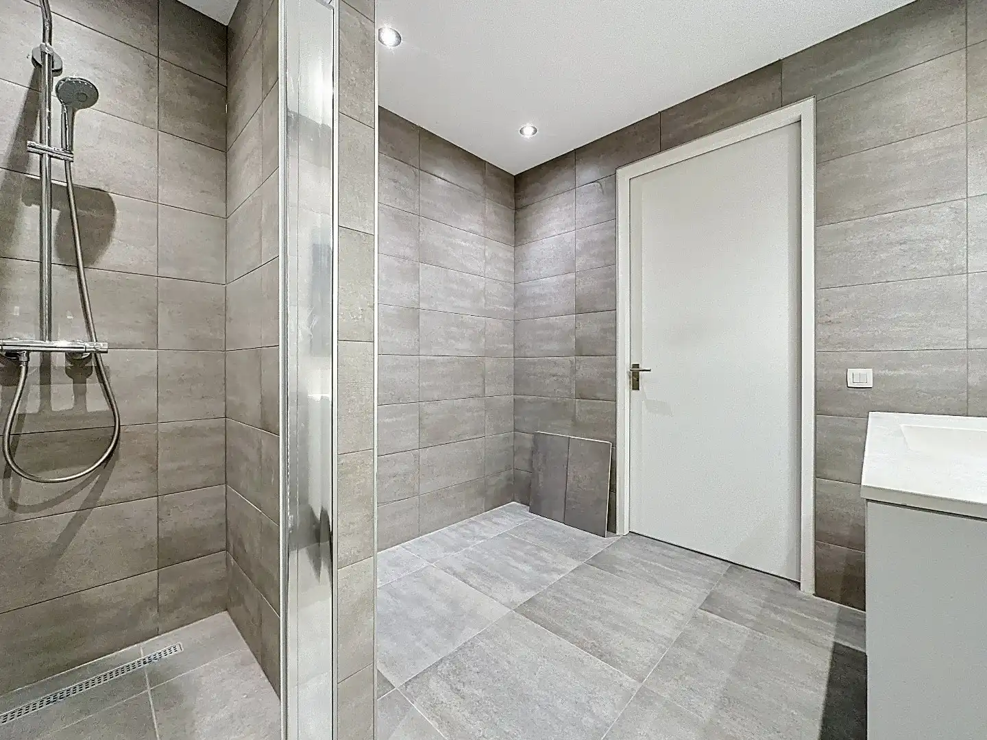 Instapklaar appartement met balkon en parkeerplaats in Aardenburg foto 18