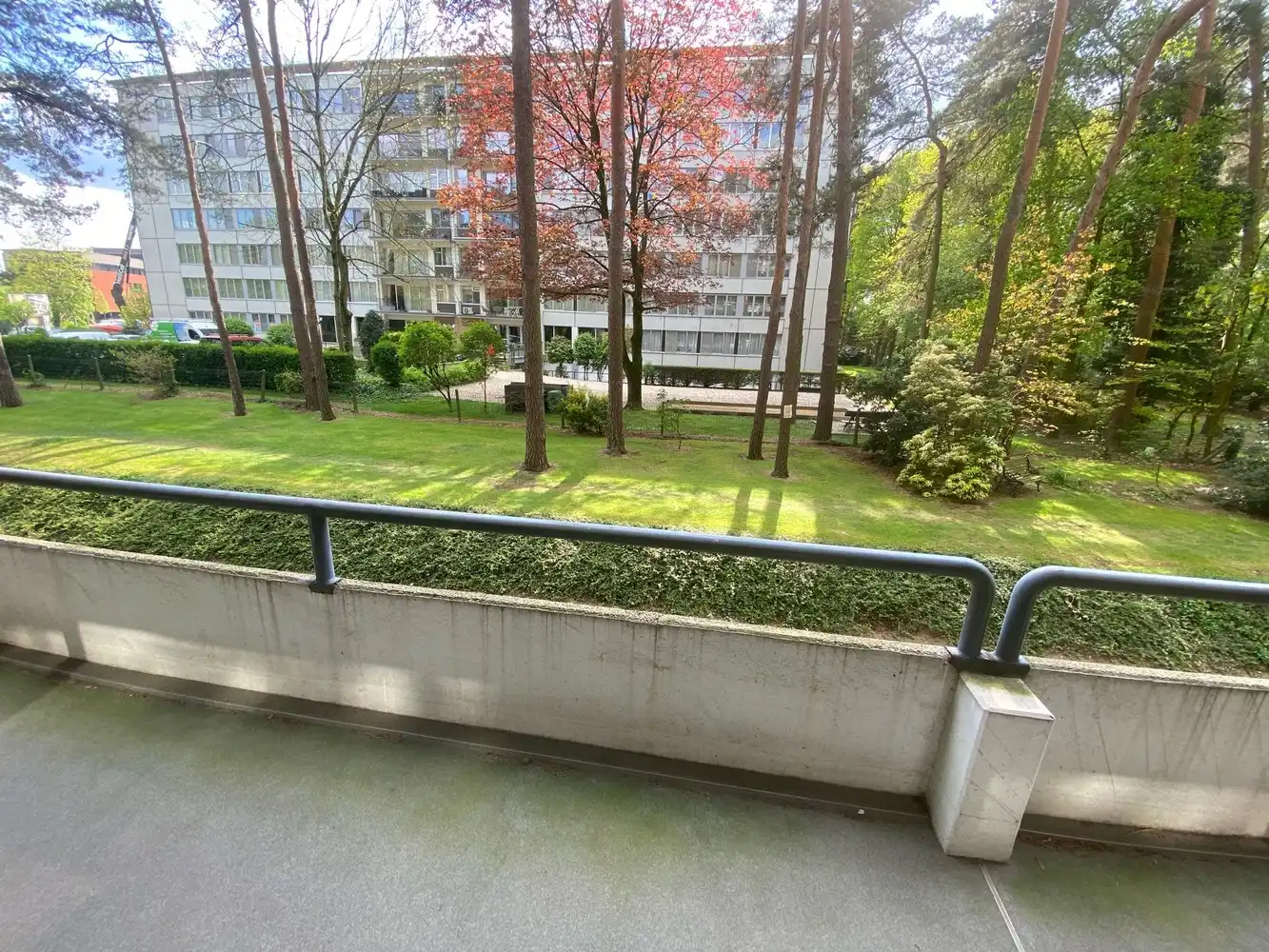 RUIM APPARTEMENT AAN DE STADSRAND foto 2