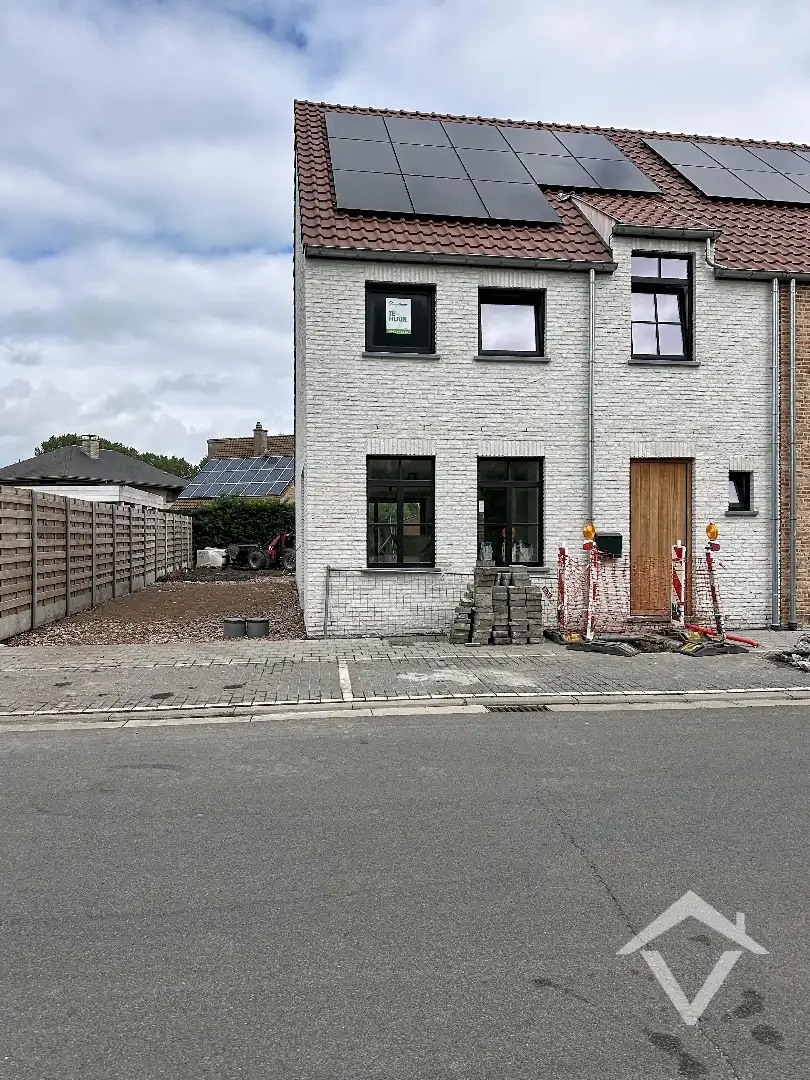 Halfopen bebouwing met 3 slaapkamers te Zande foto 4