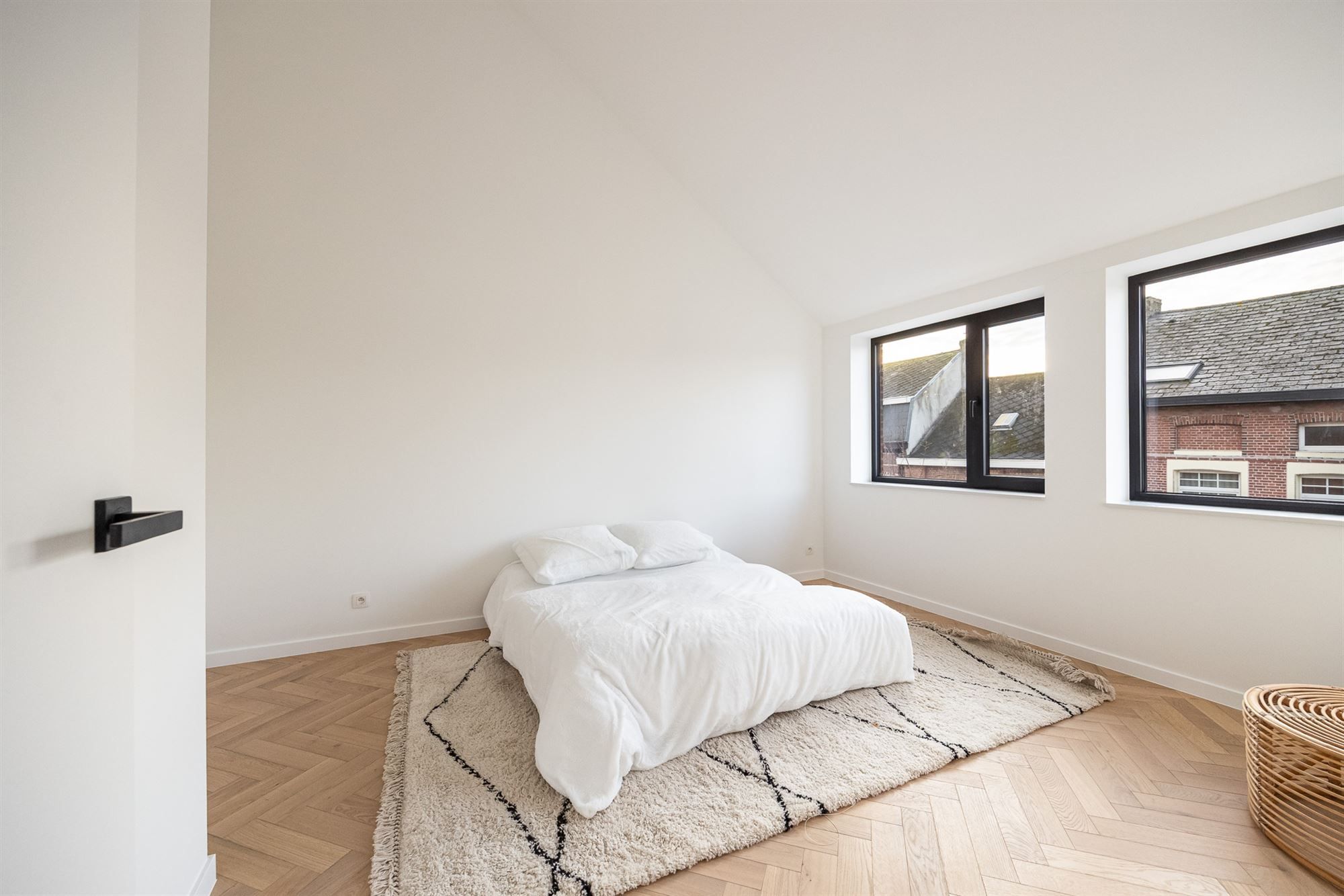 Nieuwbouwwoning met vier slaapkamers en tuin foto 25