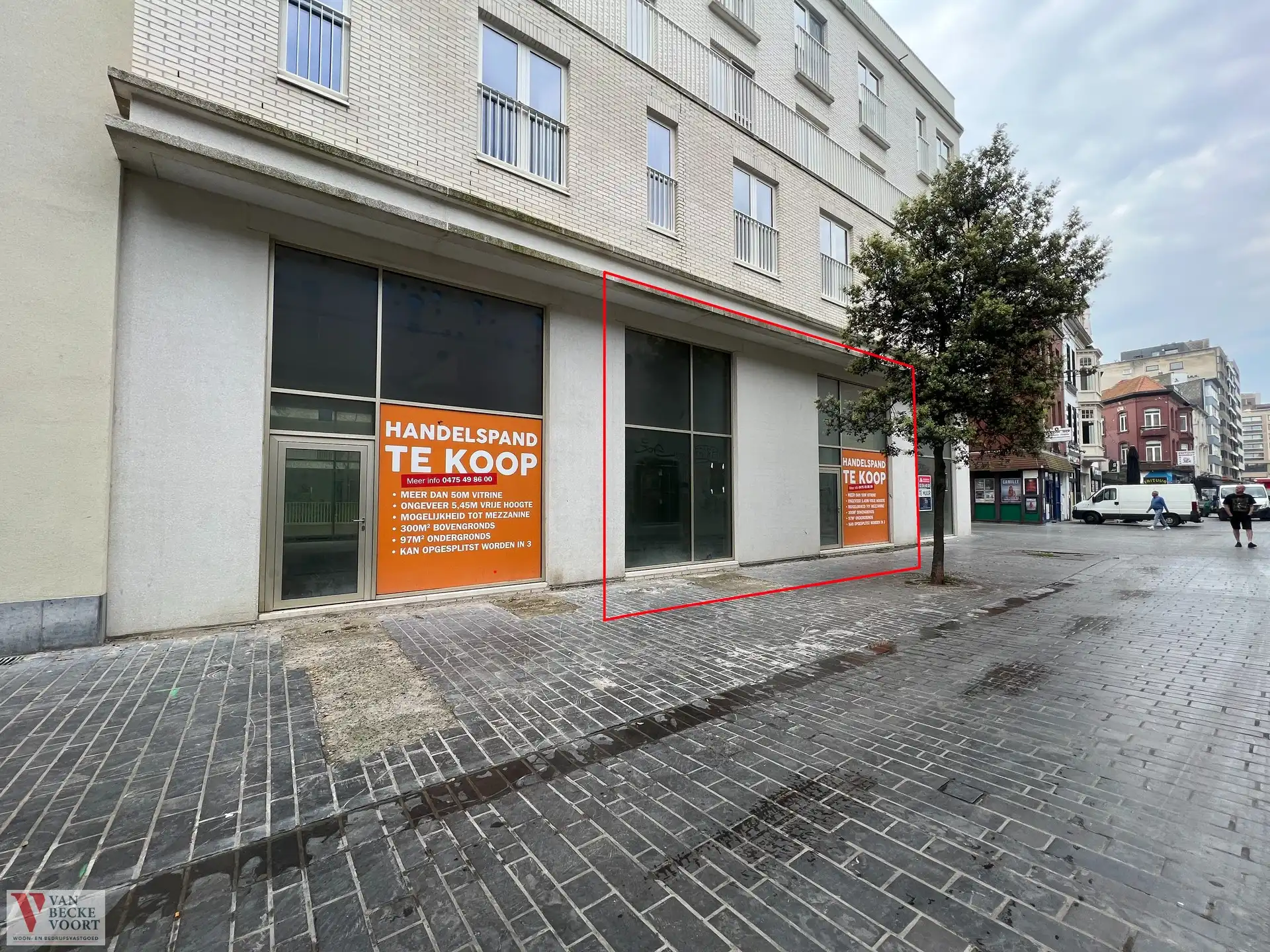 Handelsgelijkvloers 98m² foto {{pictureIndex}}