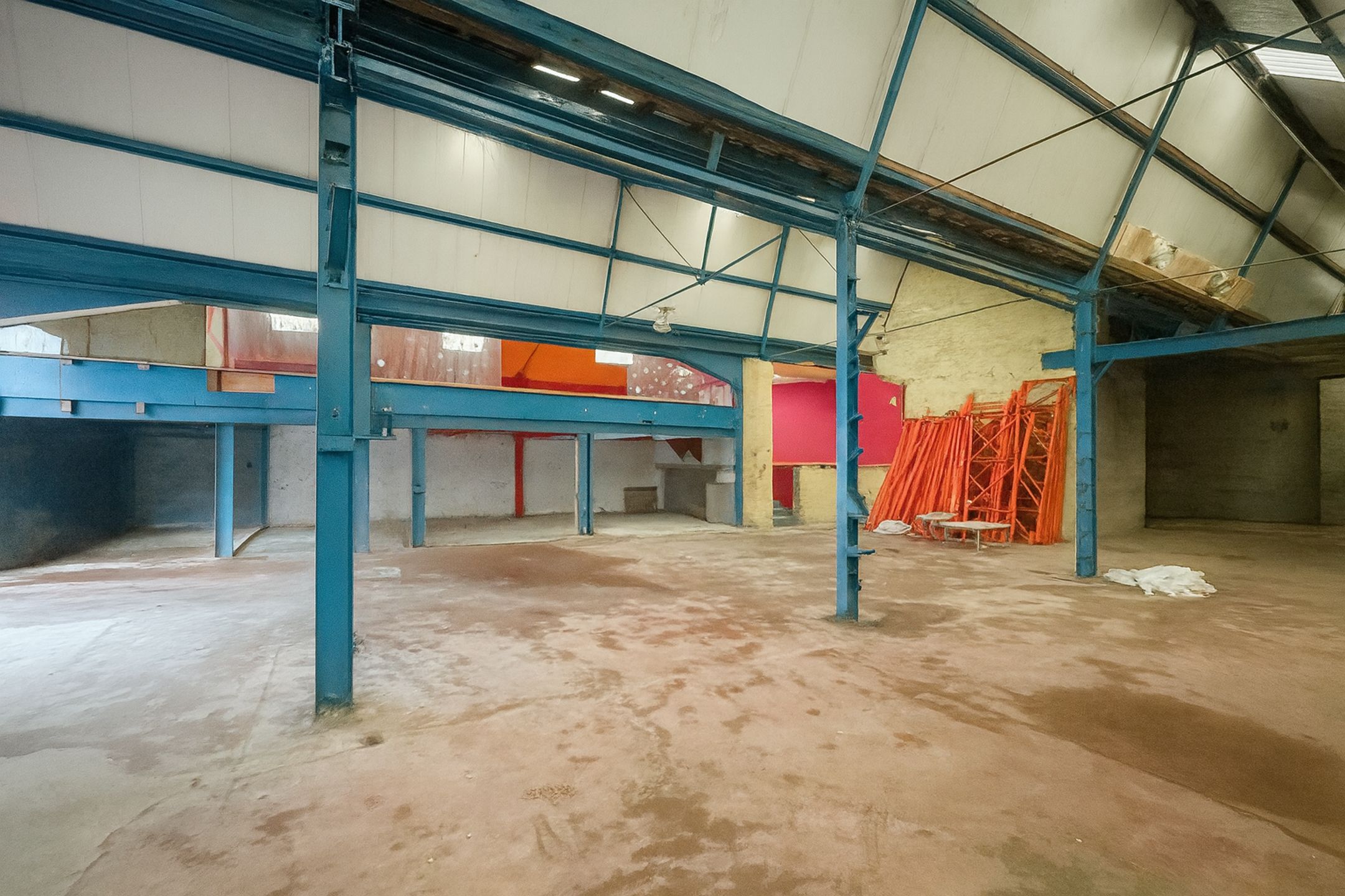 Opslagruimte/werkplaats te koop in Merksem foto 2