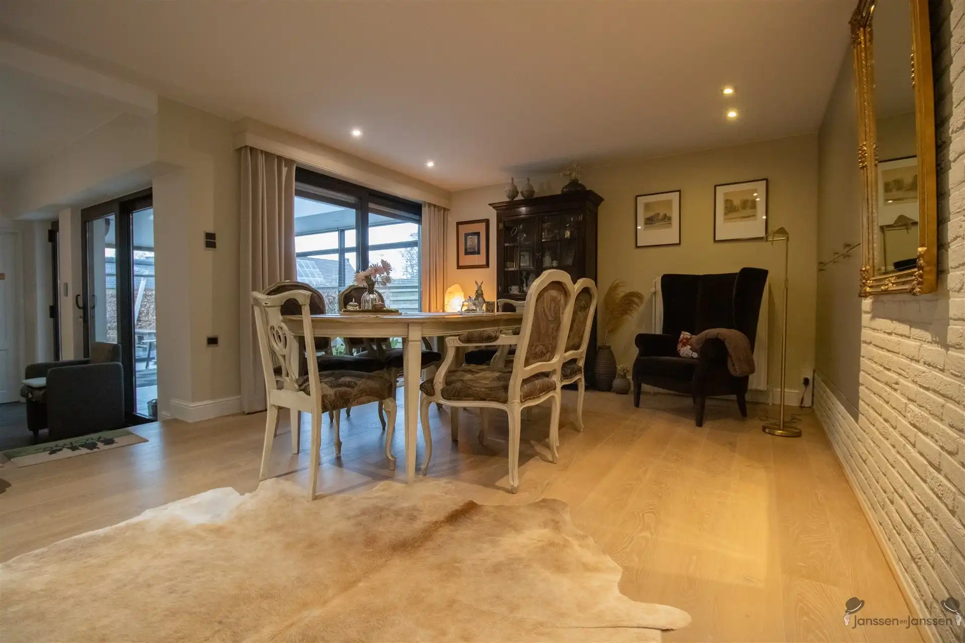 Rustig gelegen gelijkvloerse woning met 3 slaapkamers en wellnessruimte foto 3