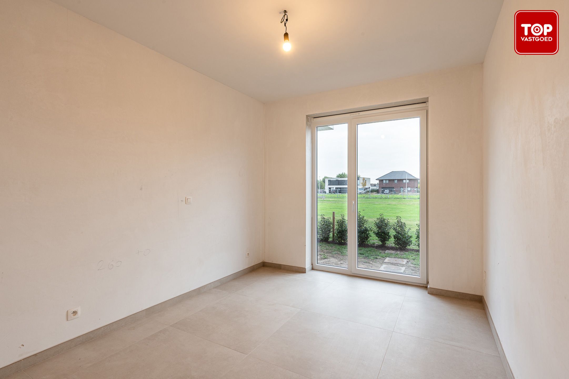 Ruim en lichtrijk nieuwbouwappartement met tuin foto 10