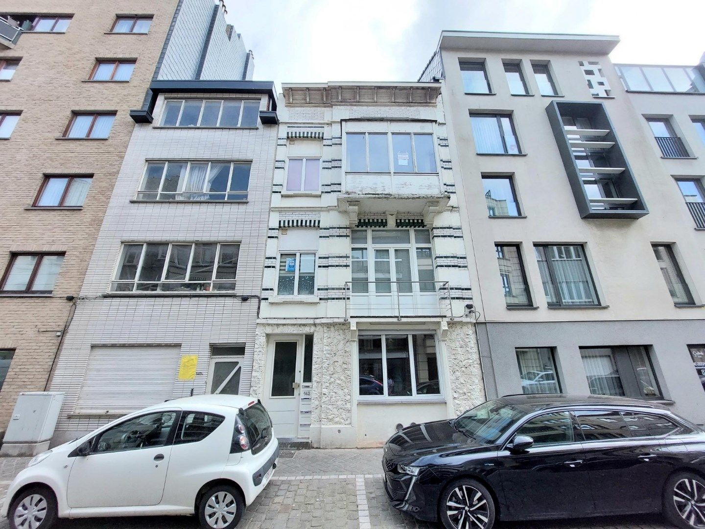Instapklaar gelijkvloersappartement foto {{pictureIndex}}