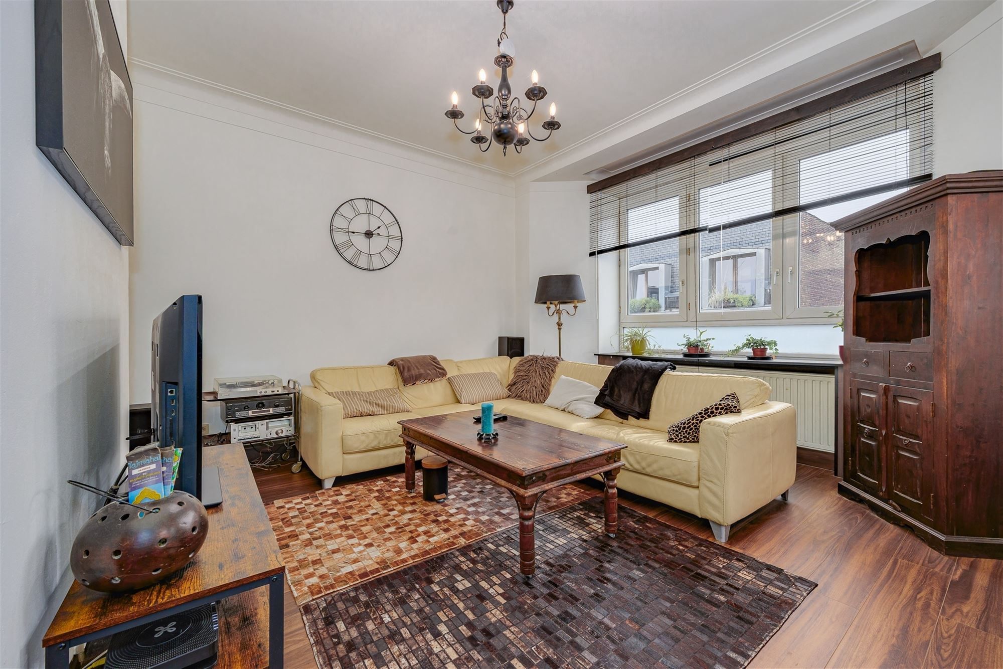 Perfect instapklaar appt met 2 slk + 2 badk vlakbij het Station foto 4