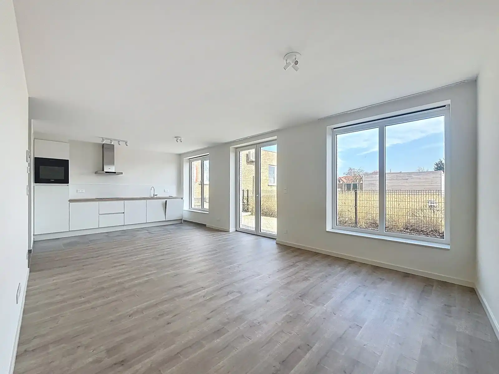 Gelijkvloers Handelpand met woonst (2 SLPK), nieuwbouw! foto 3