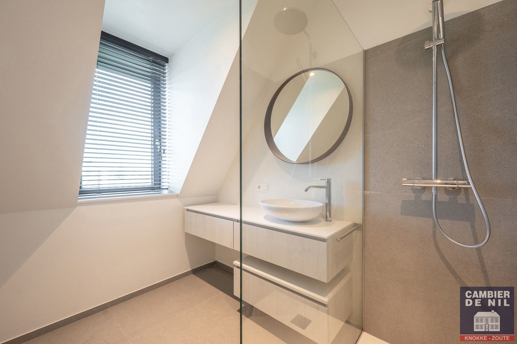 Recent, ongemeubeld 2 SK-appartement in Duinenwater  foto 13