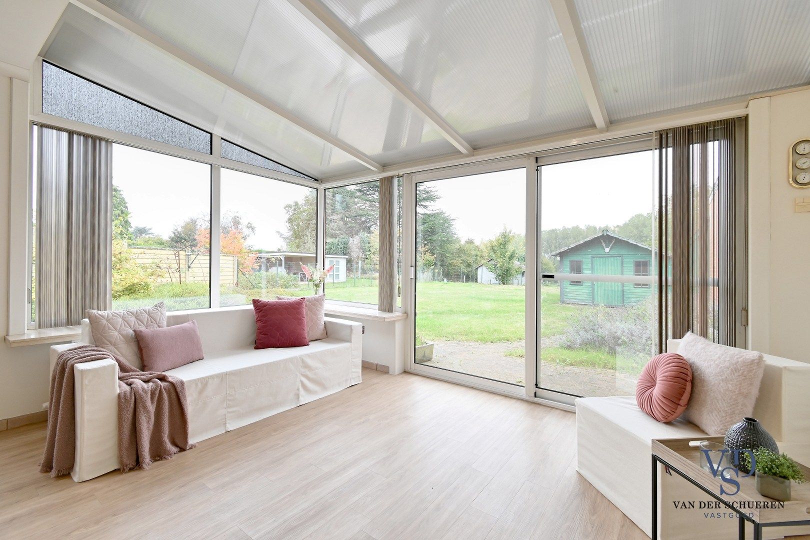 Tijdloos en ruim (> 300 m²) wonen. foto 6
