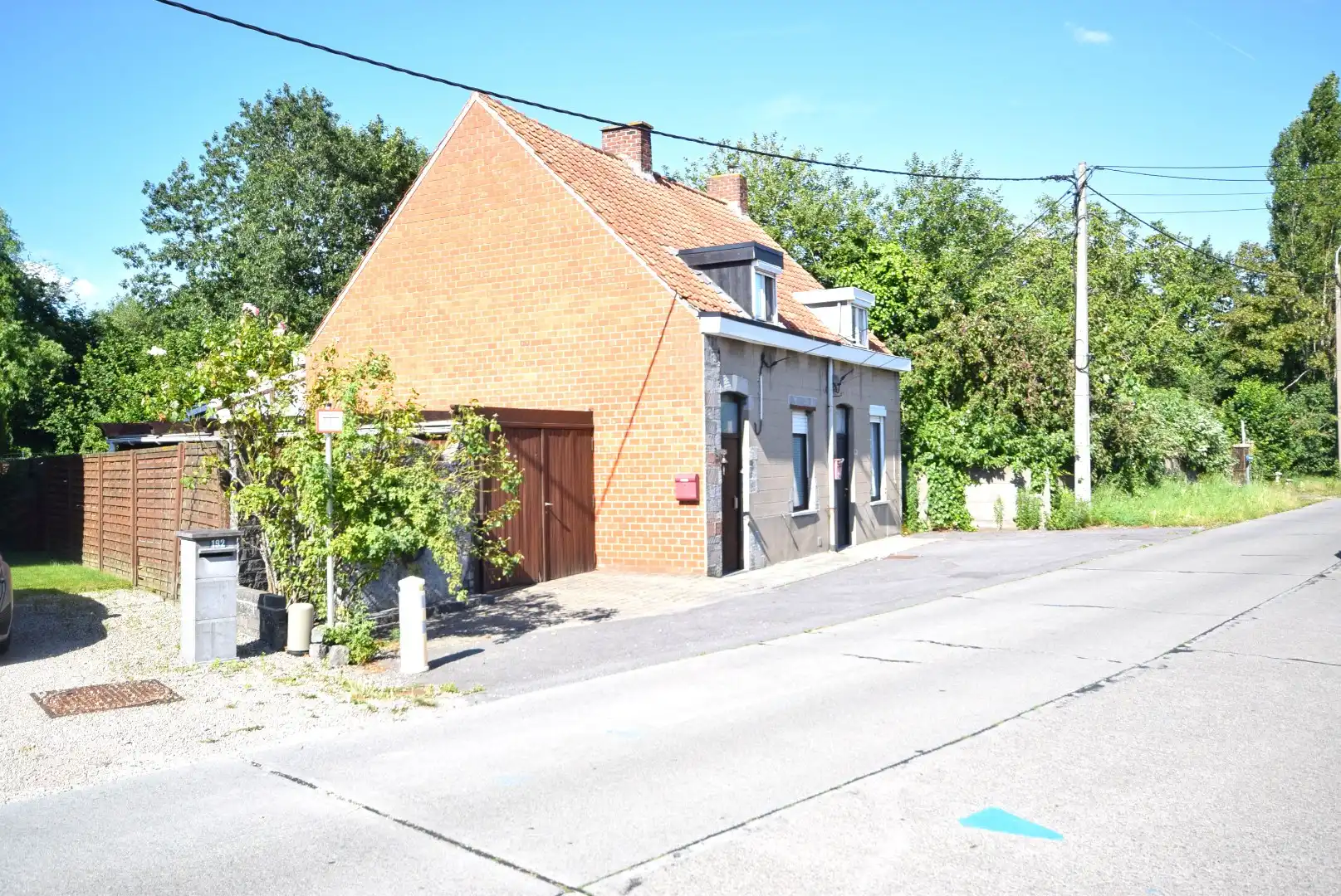 Charmante halfopen starterswoning met tuin en carport nabij het centrum van Roeselare foto 14