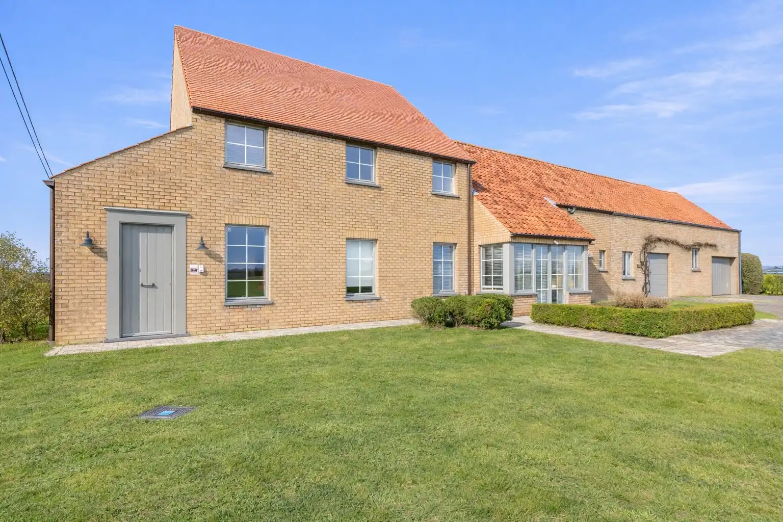 Fermette met atelierruimte/opslagruimte op prachtige locatie foto 2