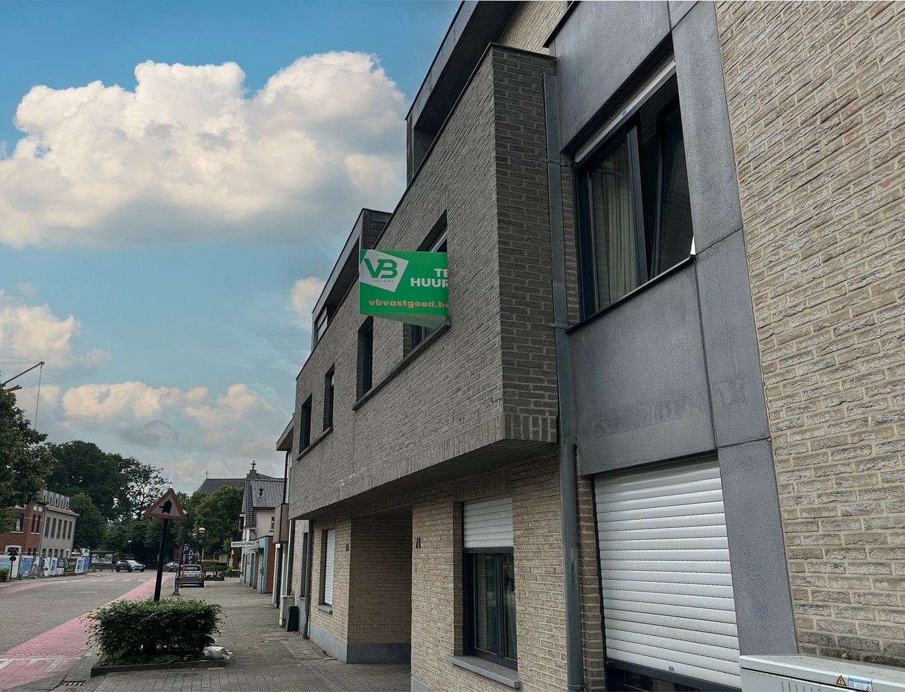 Appartement met 2 slaapkamers, bureau en ruim terras in Schilde! foto {{pictureIndex}}