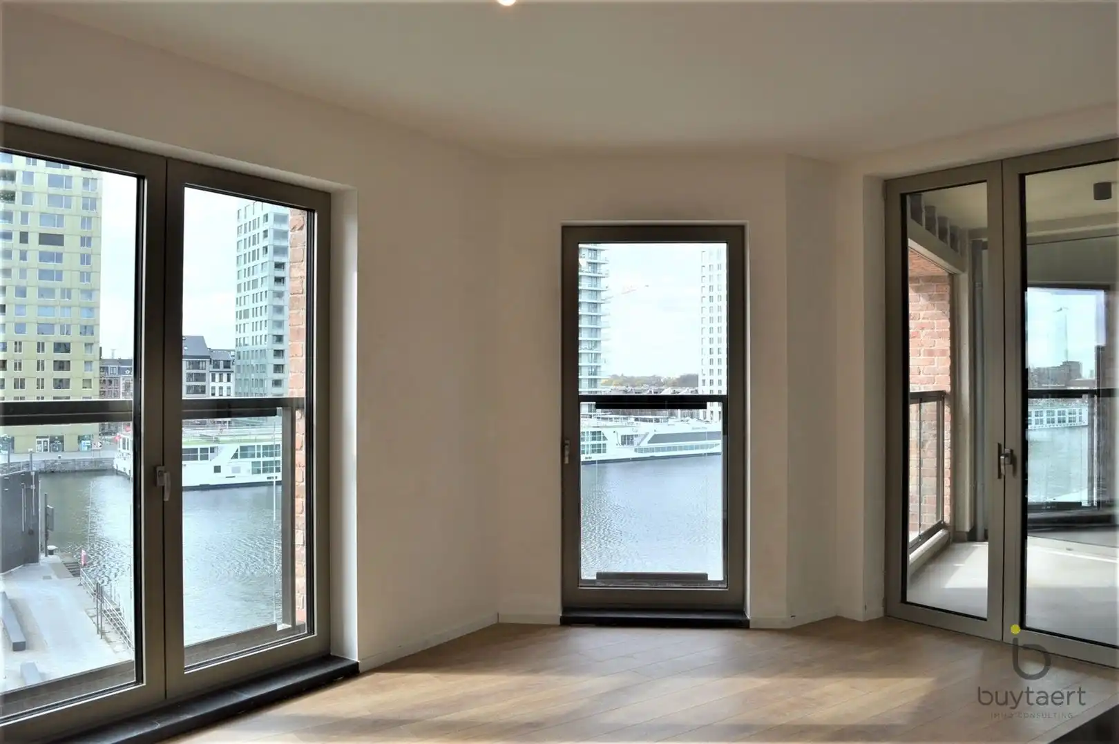 Schitterend appartement met zicht op de water! foto 13