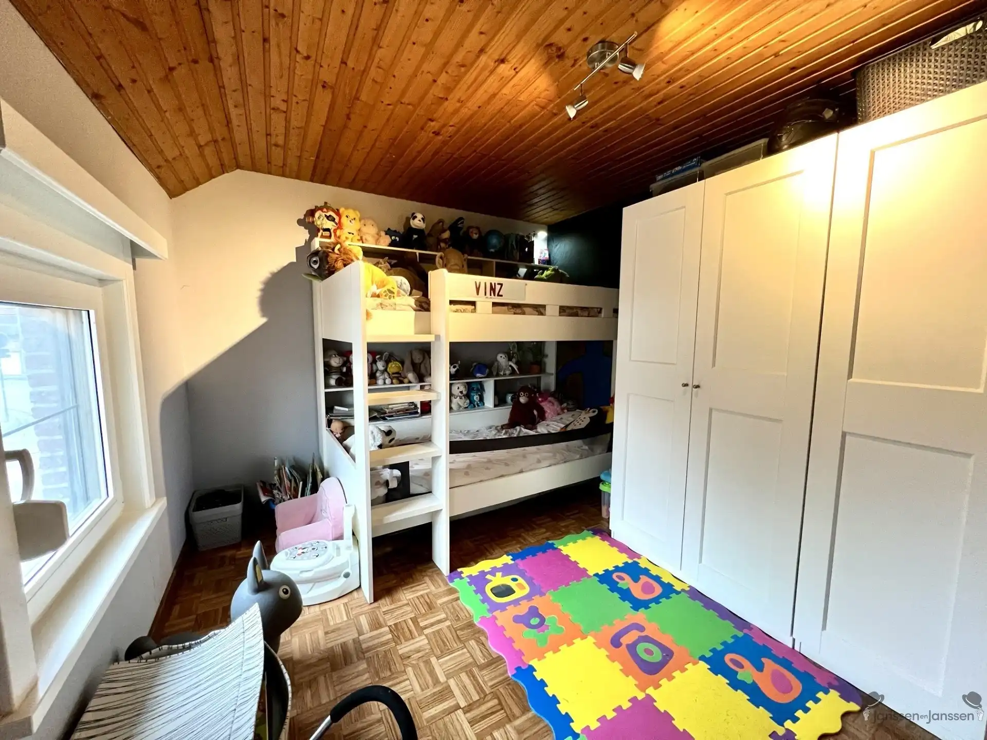 Eengezinswoning met 2 slpkmrs & tuin in doodlopende straat foto 14