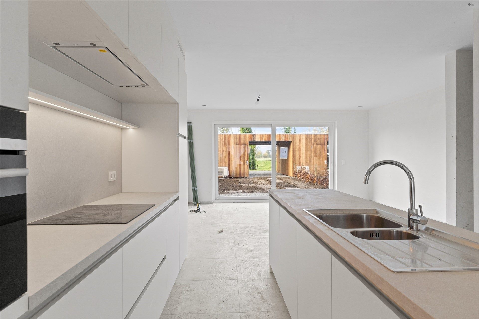 Kwalitatieve rijwoning te Vrasene foto 16