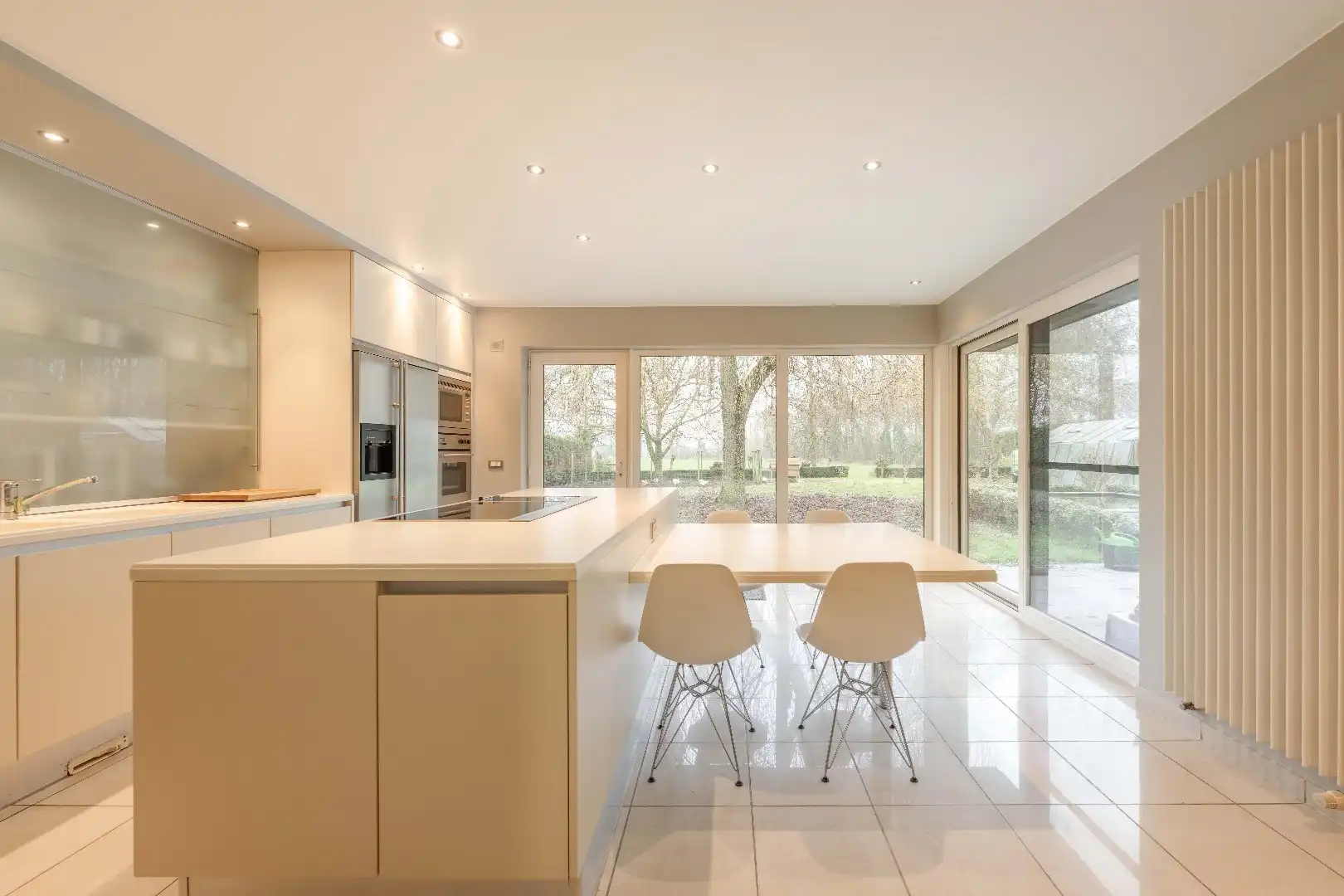 RUIME VILLA MET AGRARISCH ZICHT ÉN RUIMTE VOOR PRAKTIJK/BIJBEROEP! foto 15