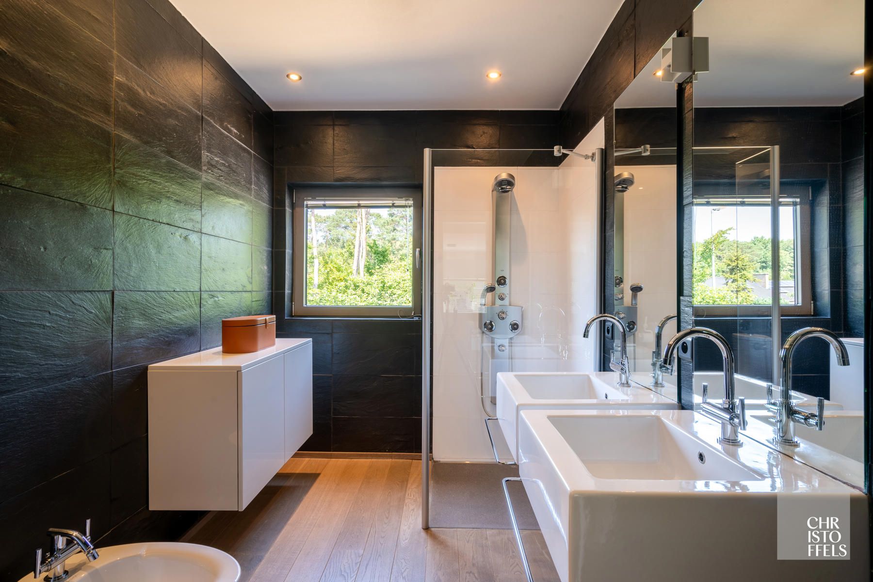 Moderne villa in residentiële omgeving!  foto 22