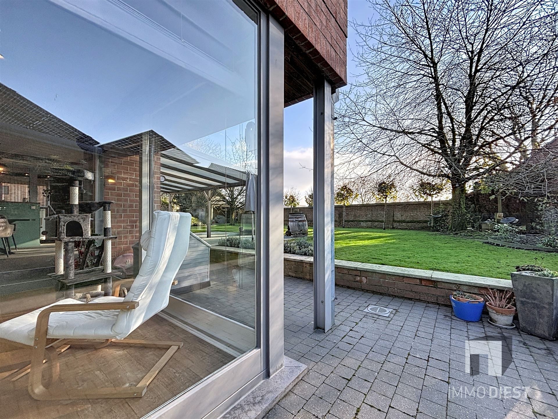 Perfecte gezinswoning in doodlopende straat met 3slpks en een mooie tuin foto 11