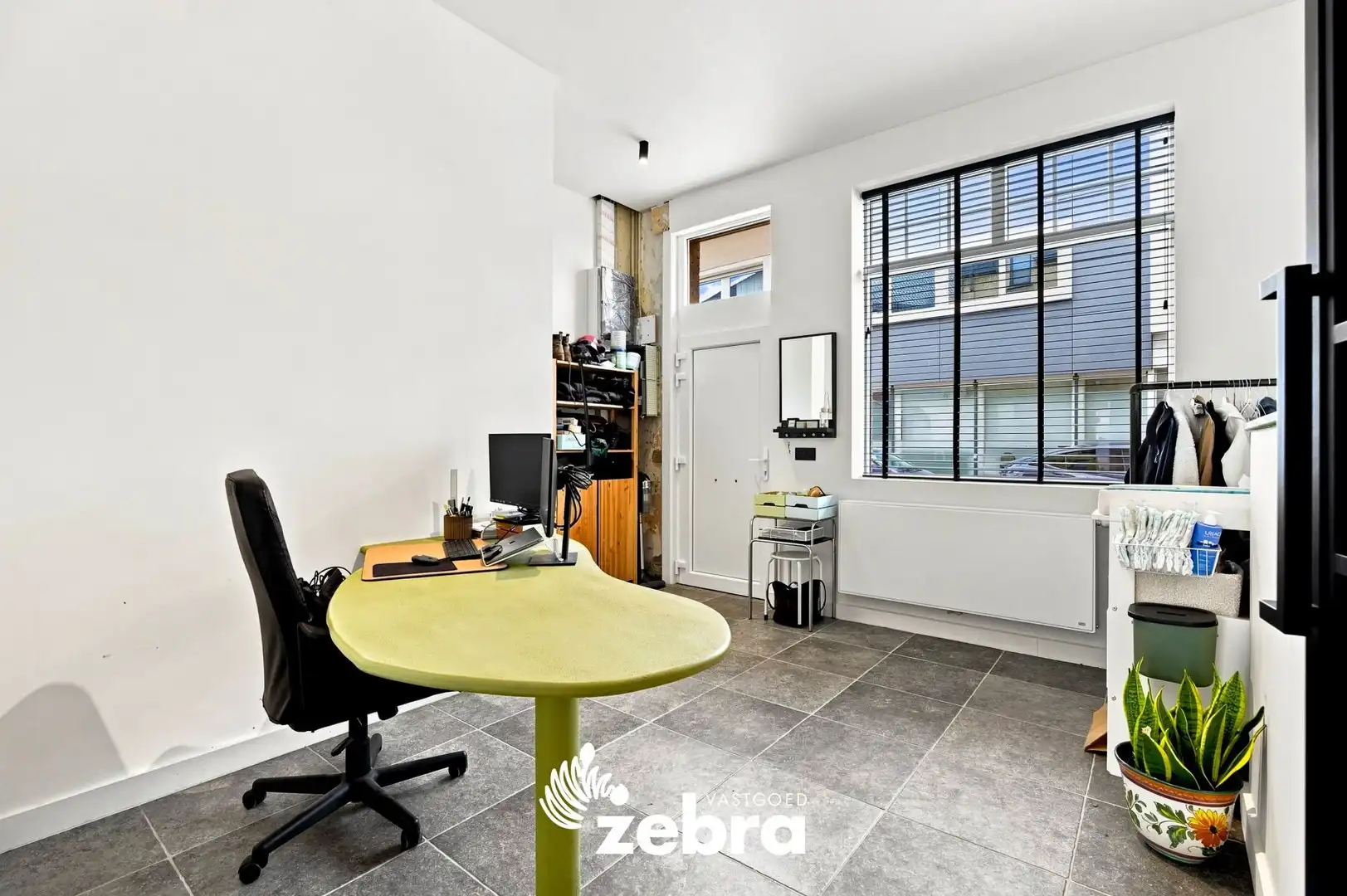 Gerenoveerde woning met stadskoer in centrum Tielt! foto 4