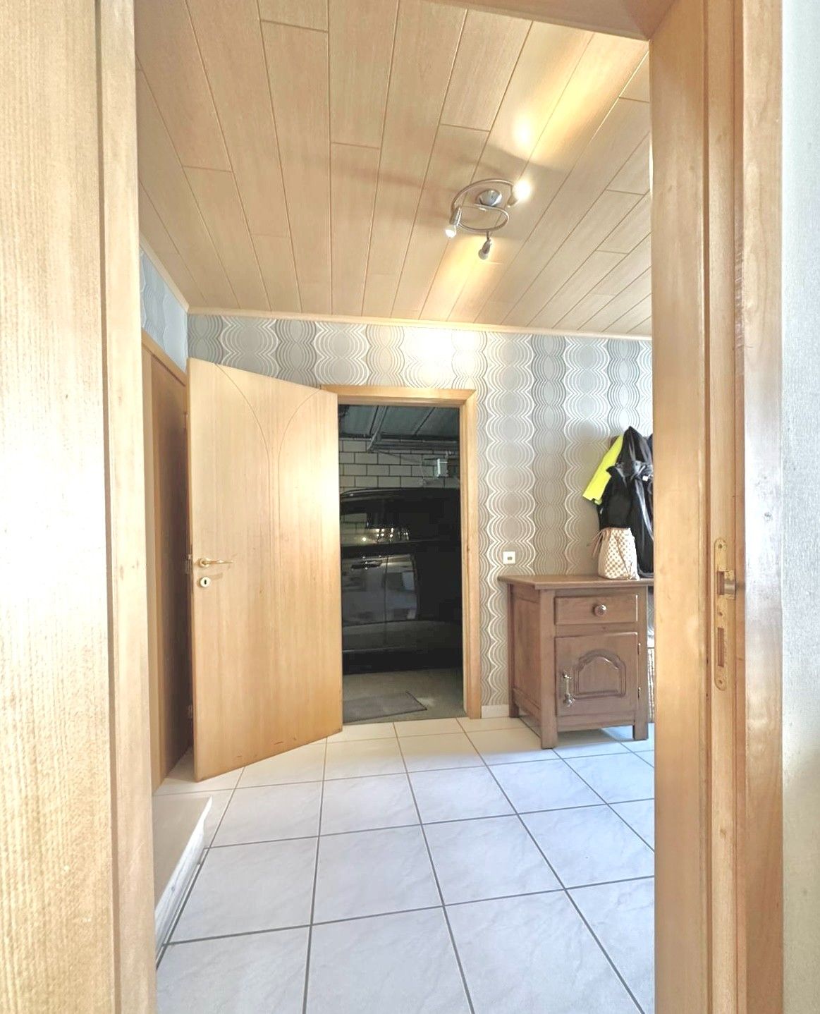 BREDEGEVEL-WONING MET 3 KAMERS, GROTE GARAGE & TUIN foto 16
