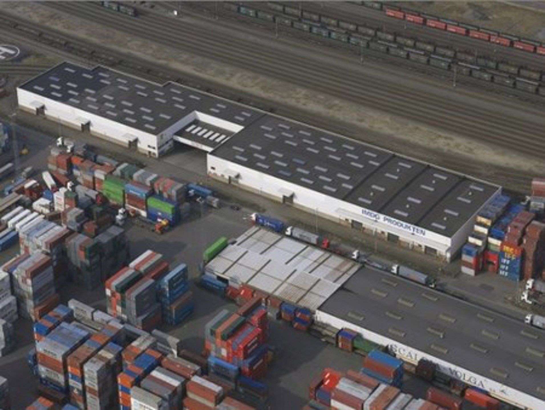 Magazijn met kantoor te huur foto 5