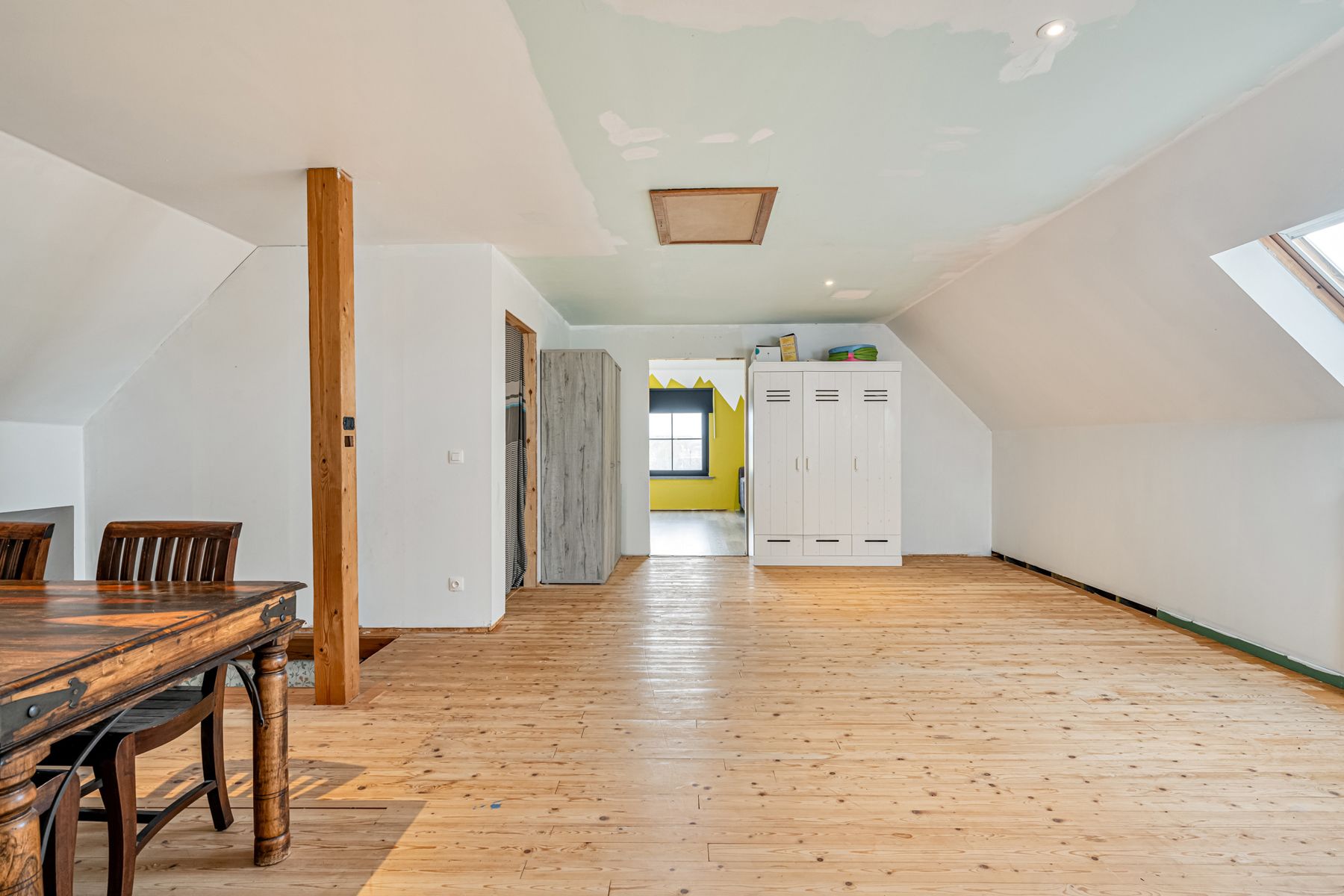 Gerenoveerde open bebouwing te koop in Moerbeke met 4 slpks foto 16