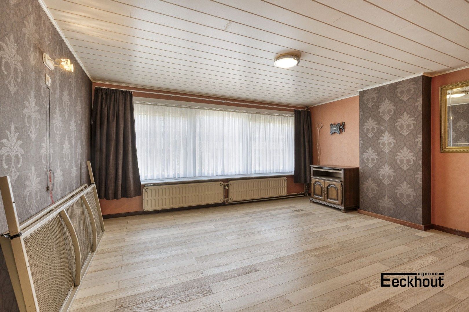 Zeer ruime woning met veel potentieel! foto 14