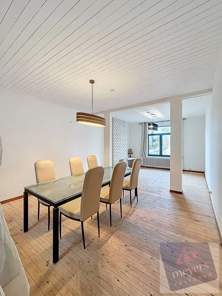 Stijlvolle halfopen bebouwing met tuin op centrale ligging in Hasselt foto 4