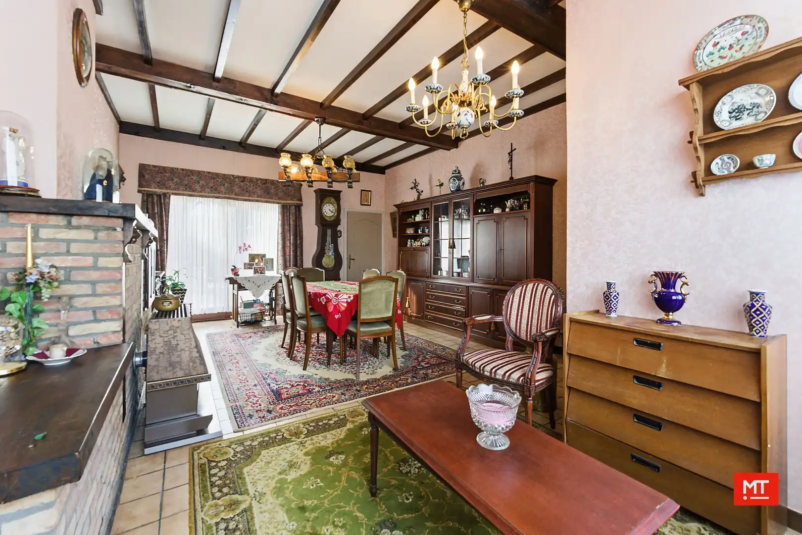 Te renoveren woning met 3 slaapkamers, Zuidgerichte tuin en garage in het centrum van Zonnebeke foto 5