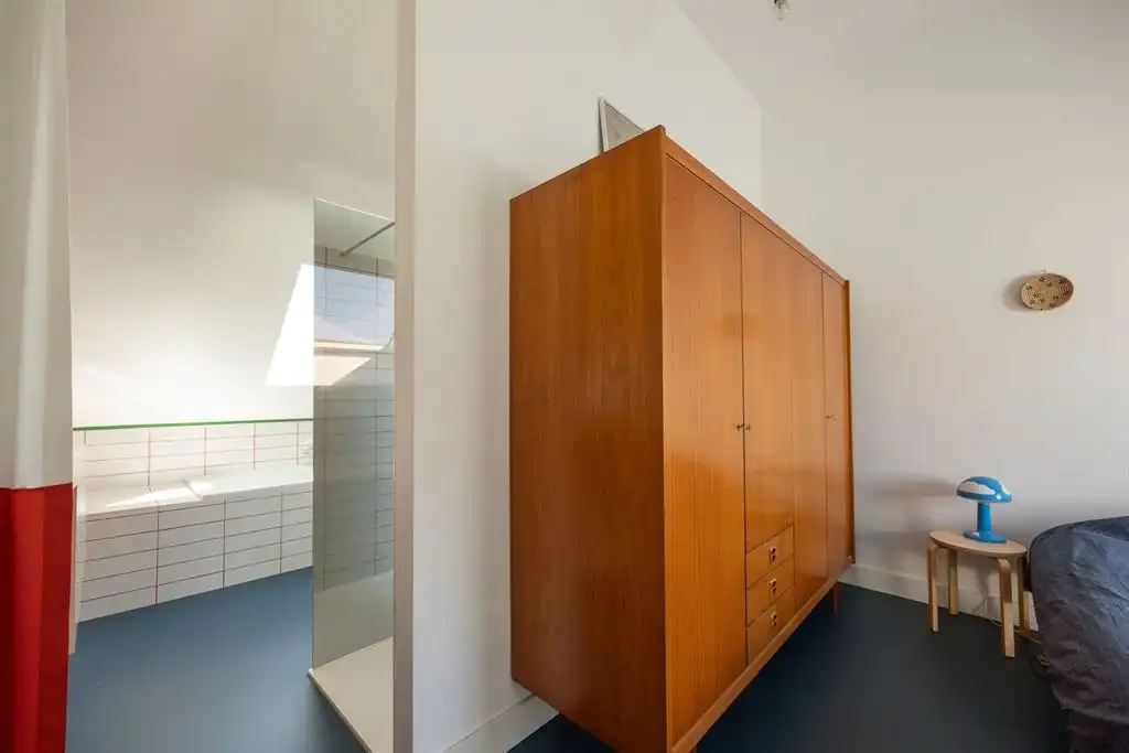 Piekfijn gerenoveerd huis met zonnige stadstuin vlakbij Park Spoor Noord  foto 18