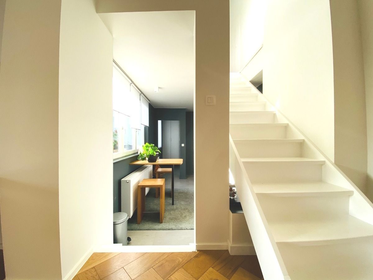 Super design Flat 95 m2 met gesloten garagebox en kelder foto 24