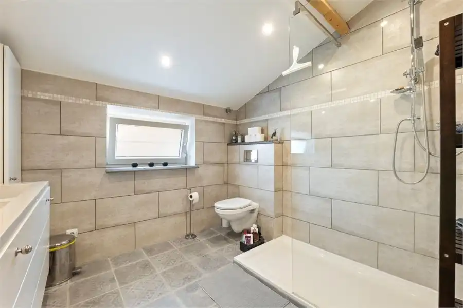 CHARMANT GERENOVEERDE WONING IN HET LANDELIJKE VELM foto 24