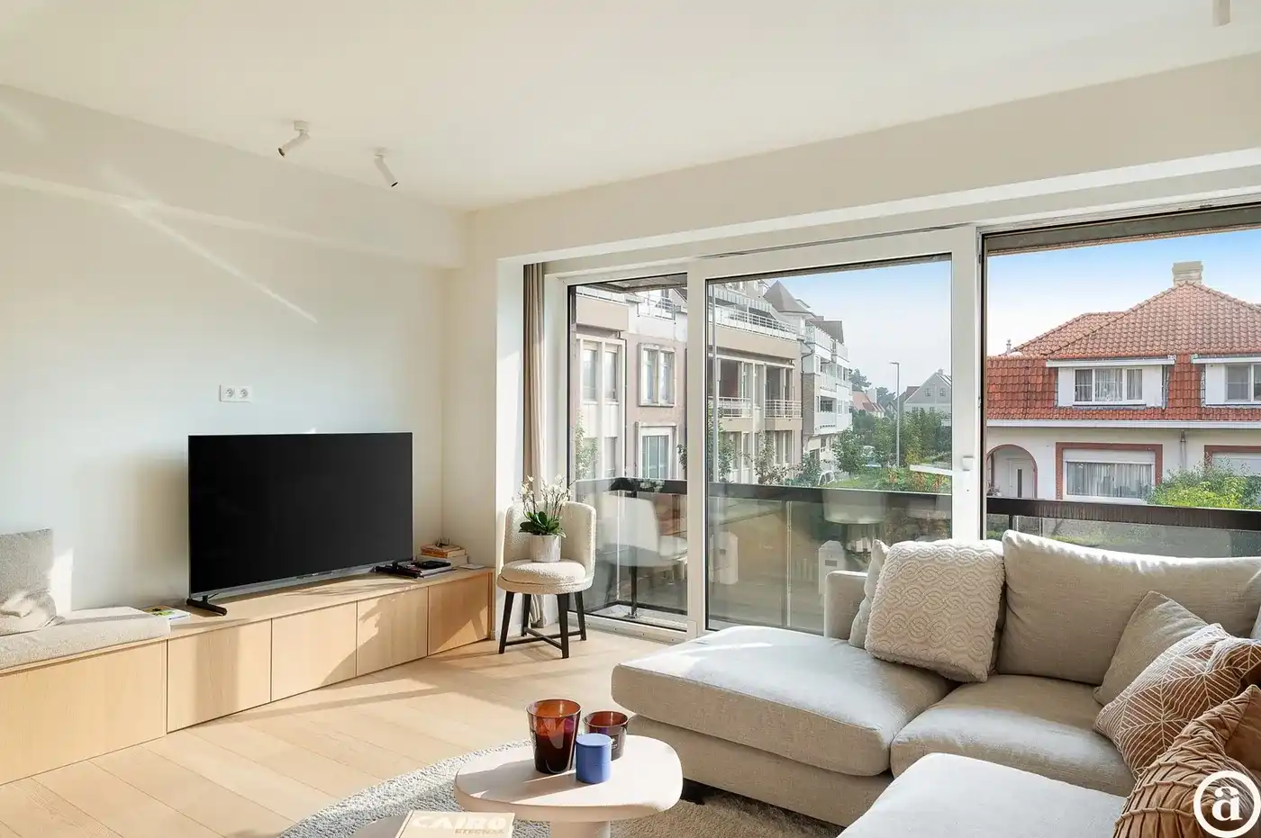 Mooi vernieuwd appartement met open uitzicht & 3 slaapkamers foto 8