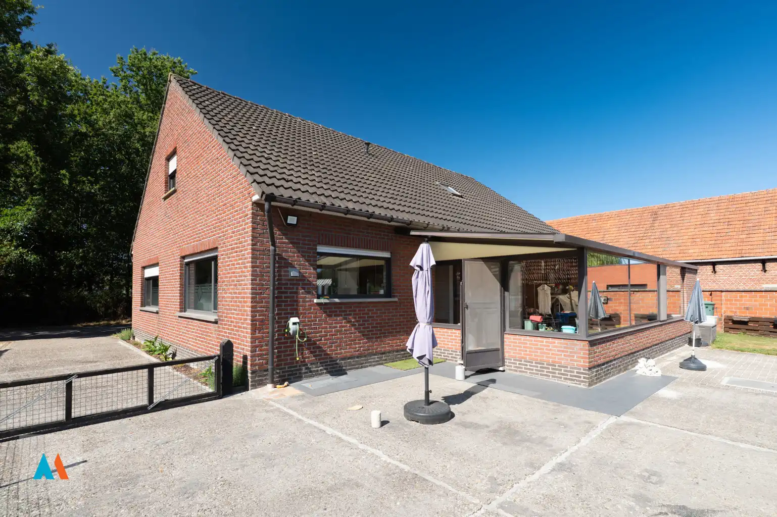 Vrijstaande ééngezinswoning met weiland foto 4