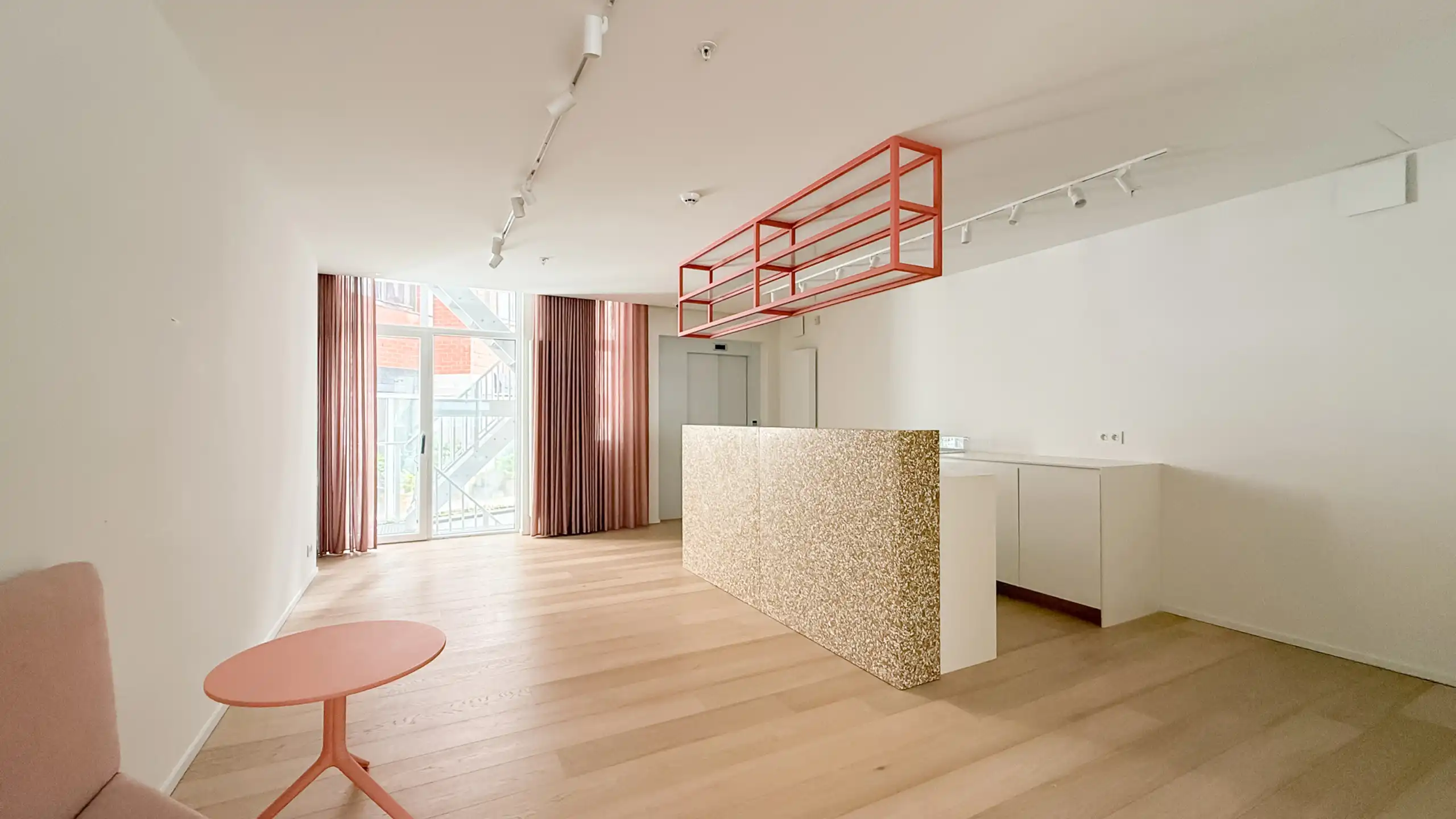 Exclusief winkelpand op toplocatie in de Lippenslaan... foto 20