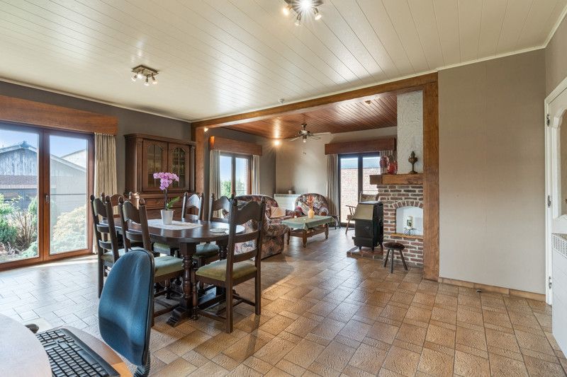 Gelijkvloerse woning met grote loods achteraan op 25are foto 12