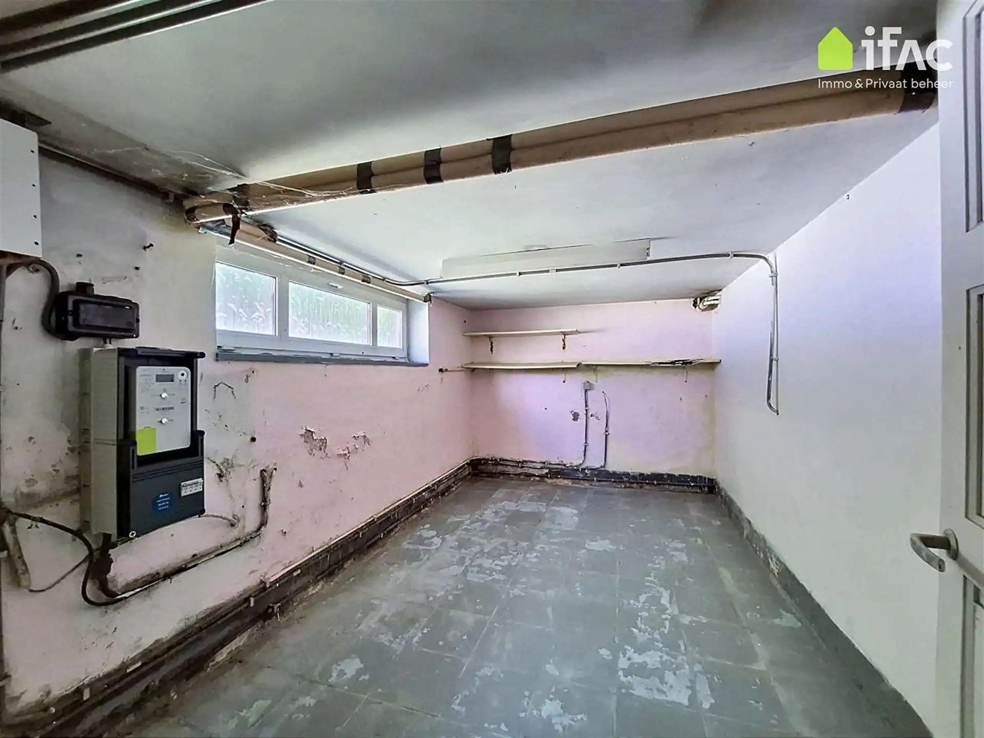 Prachtige te renoveren villa met ZW-gerichte tuin  foto 25