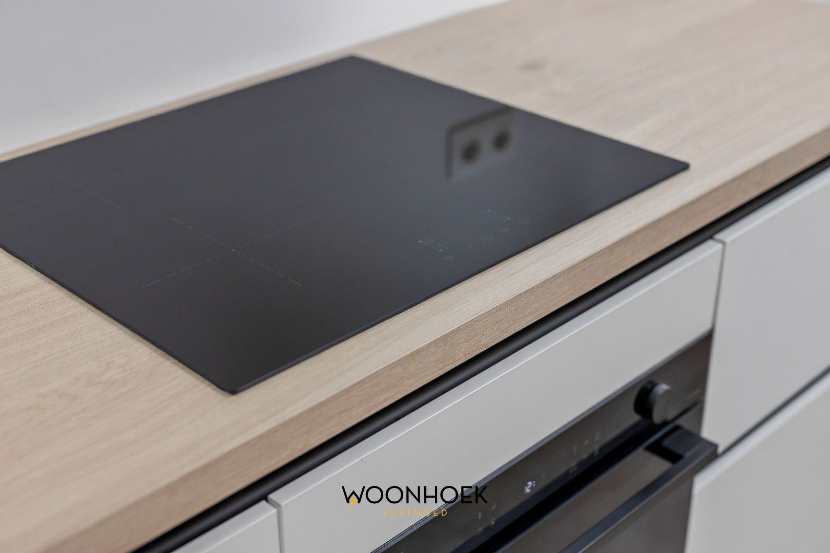 Energiezuinige woning in Japandi-stijl met 6 zonnepanelen in centrum foto 13