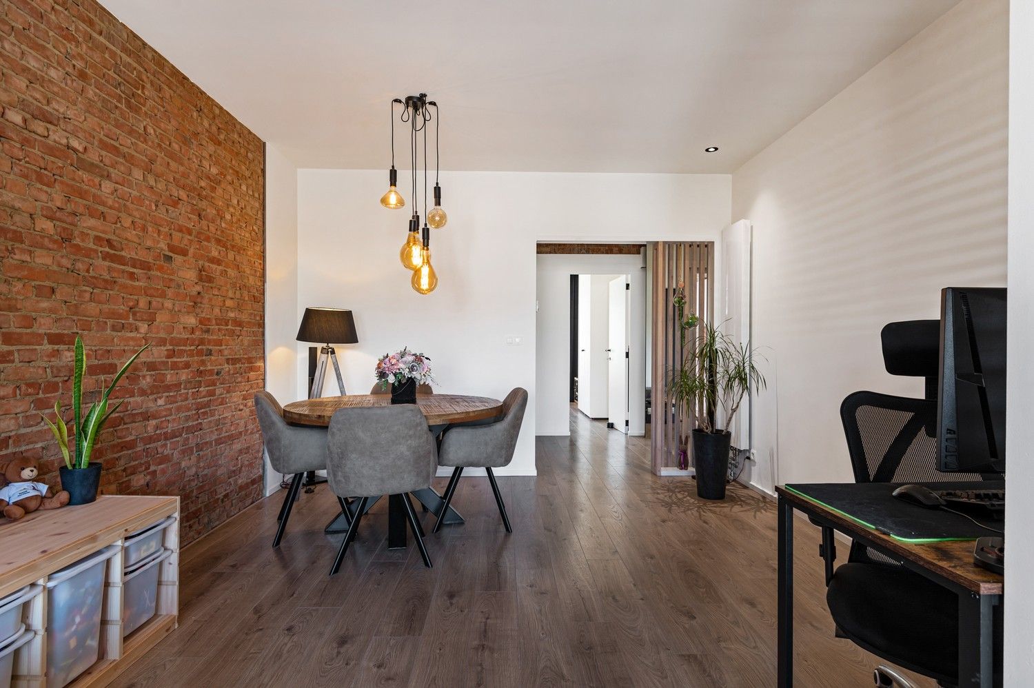 Appartement met 2 slaapkamers en terras te koop in Borgerhout! foto 6