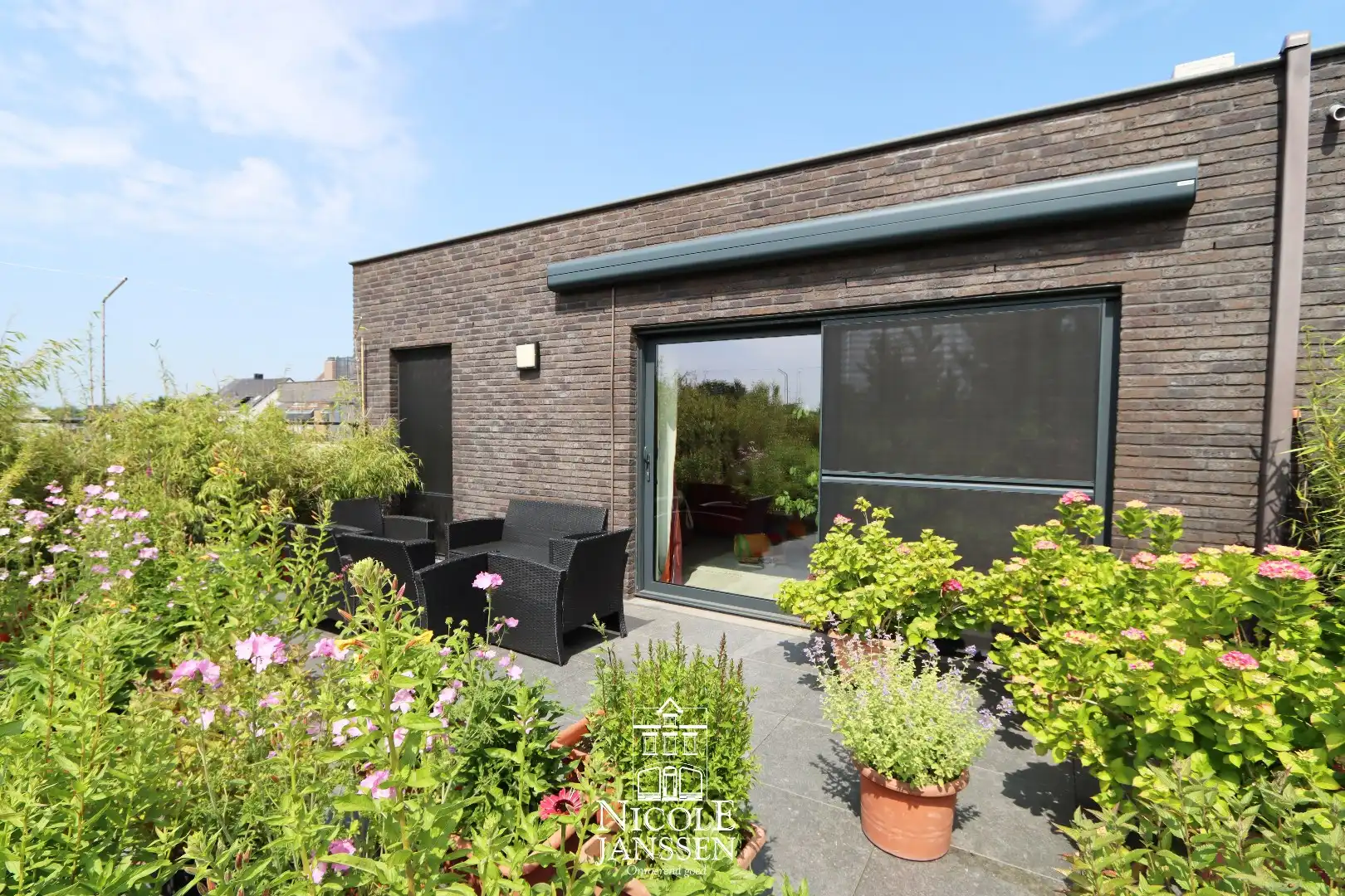 Ruim ingedeeld penthouse met drie slaapkamers en ruim terras in het centrum  foto 9