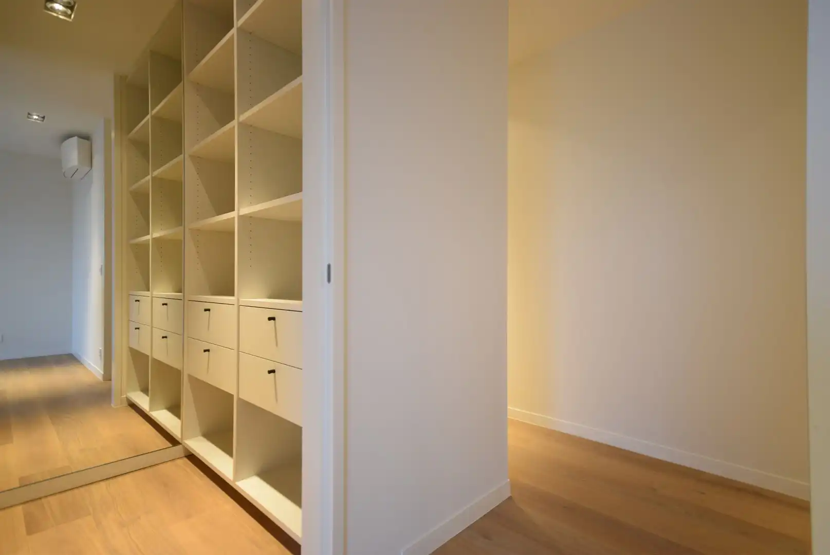 LUXE PENTHOUSE MET ADEMBENEMEND ZICHT OP STERREBOS. foto 10