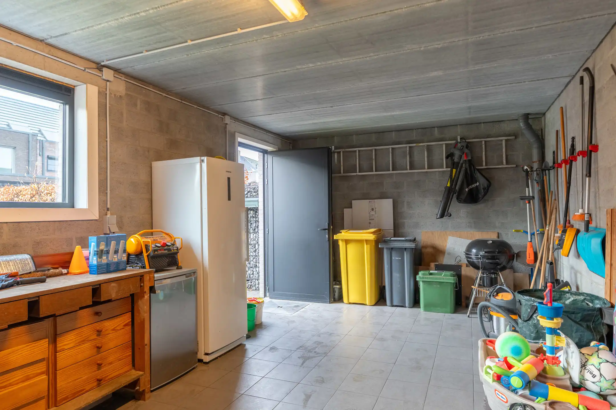 Ruime moderne woning met garage en tuin nabij het centrum van Turnhout. foto 44
