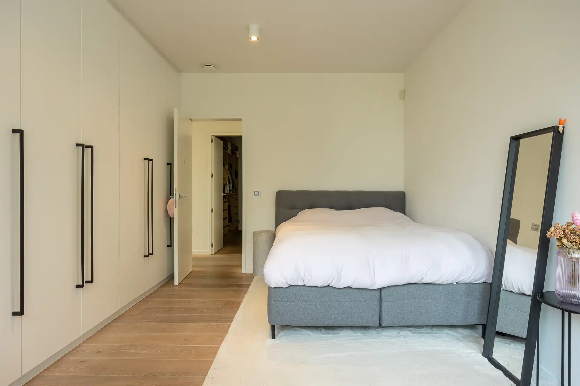 Exclusieve, strakke luxevilla met indrukwekkend basement in groene topwijk van Grimbergen foto 16