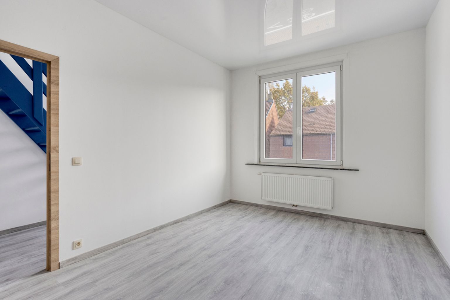 Volledig gerenoveerde gesloten bebouwing te Drogenbos foto 12