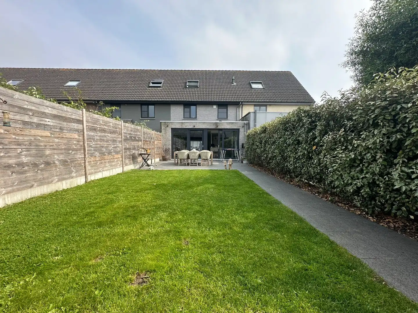 Energiezuinige instapklare gezinswoning met mooie tuin en dubbele garage, Torhout foto 2